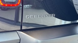LAND ROVER DEFENDER 3.0 D250 X-Dynamic SE 110 5dr Auto 4916986