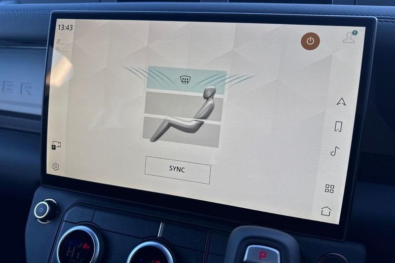  LAND ROVER DEFENDER 3.0 D250 X-Dynamic SE 110 5dr Auto 4916972