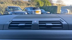 LAND ROVER DEFENDER 3.0 D250 X-Dynamic SE 110 5dr Auto 4916975