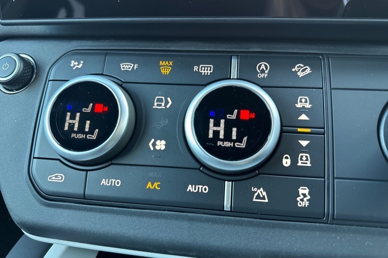  LAND ROVER DEFENDER 3.0 D250 X-Dynamic SE 110 5dr Auto 4916977