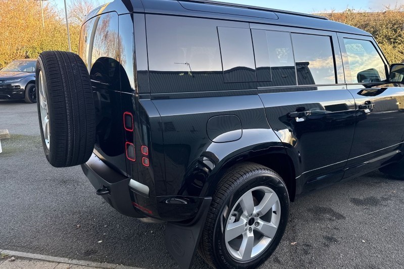  LAND ROVER DEFENDER 3.0 D250 X-Dynamic SE 110 5dr Auto 4916992