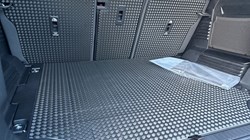 LAND ROVER DEFENDER 3.0 D250 X-Dynamic SE 110 5dr Auto 4916980