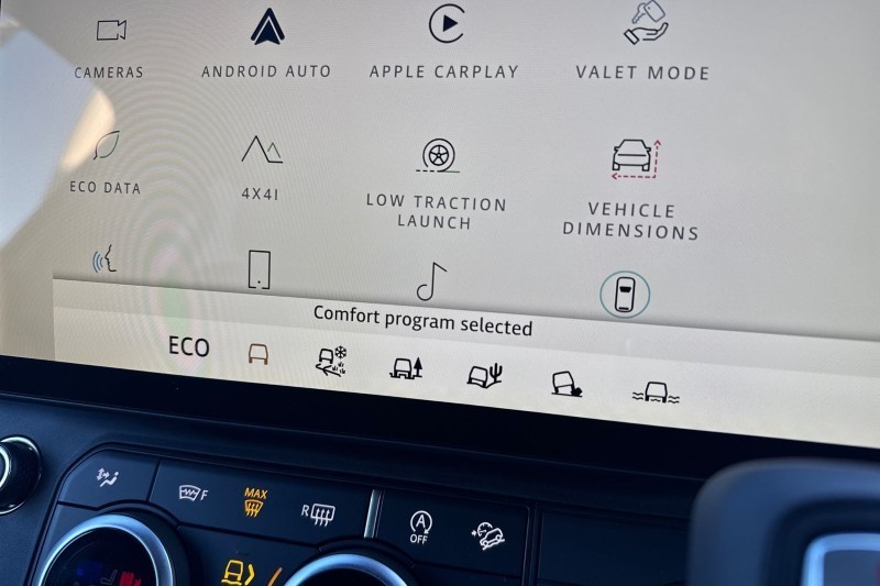  LAND ROVER DEFENDER 3.0 D250 X-Dynamic SE 110 5dr Auto 4916973