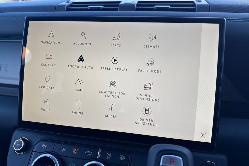  LAND ROVER DEFENDER 3.0 D250 X-Dynamic SE 110 5dr Auto 4916971