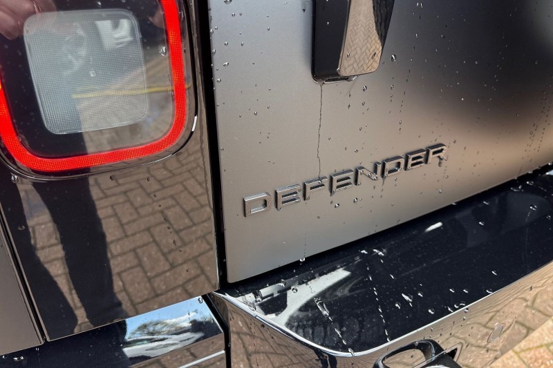  LAND ROVER DEFENDER 3.0 D350 X-Dynamic HSE 110 5dr Auto 5284310