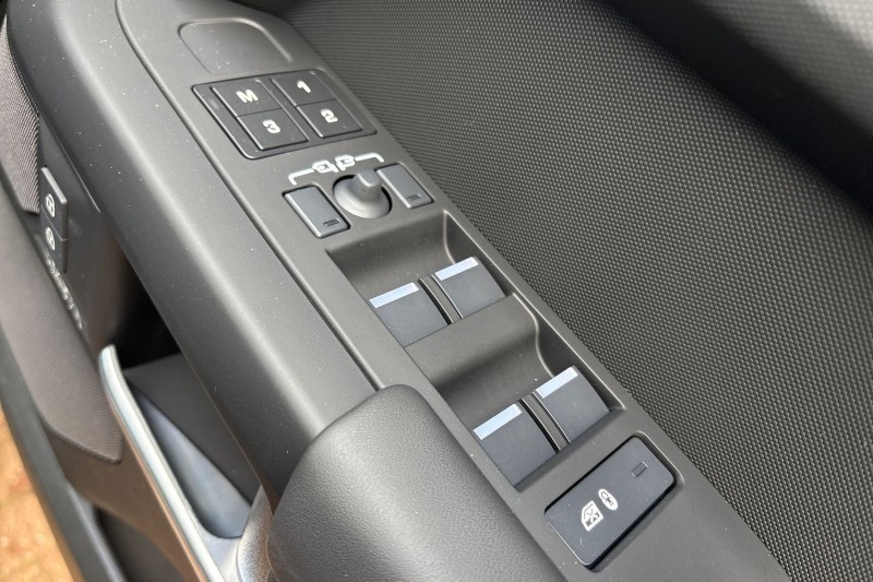  LAND ROVER DEFENDER 3.0 D350 X-Dynamic HSE 110 5dr Auto 5284284