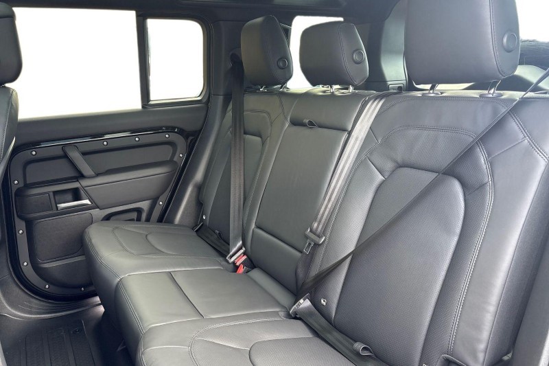  LAND ROVER DEFENDER 3.0 D350 X-Dynamic HSE 110 5dr Auto 5284265