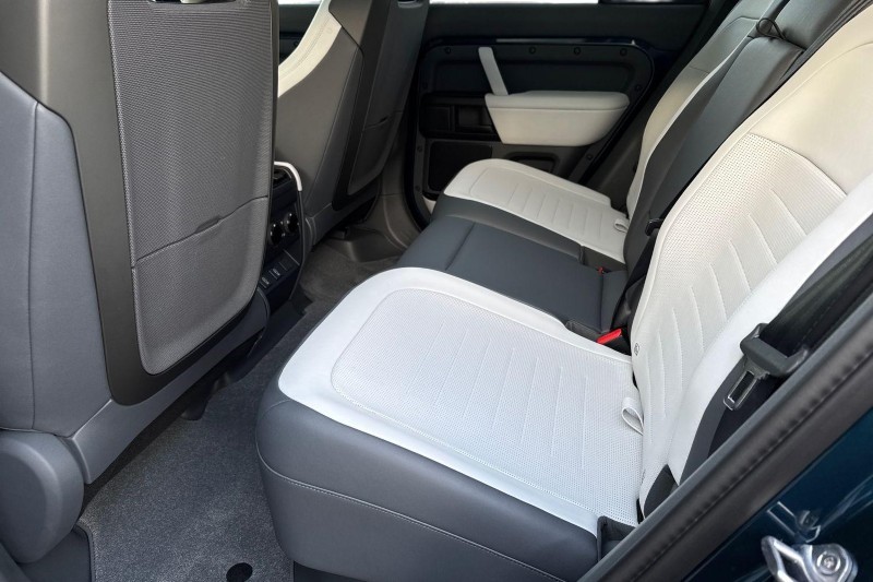  LAND ROVER DEFENDER 4.4 P635 Octa 110 5dr Auto 5116181