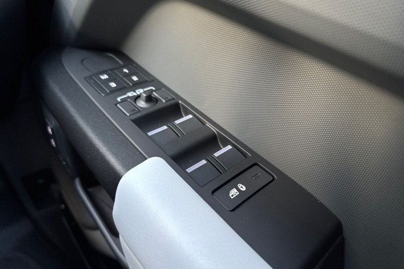  LAND ROVER DEFENDER 4.4 P635 Octa 110 5dr Auto 5116200