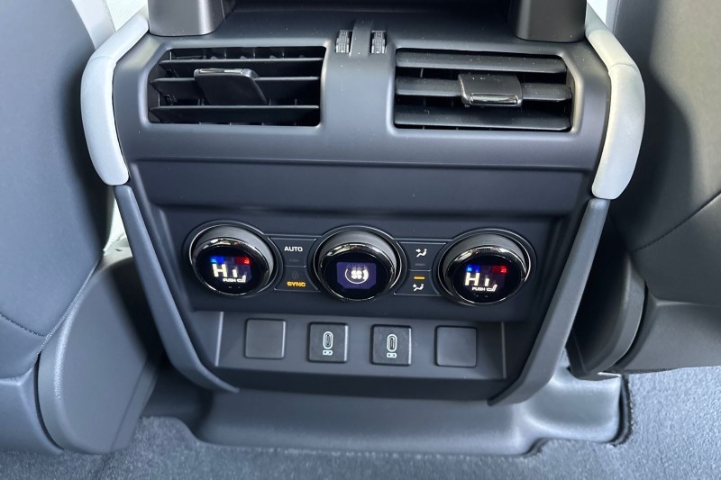  LAND ROVER DEFENDER 4.4 P635 Octa 110 5dr Auto 5116195