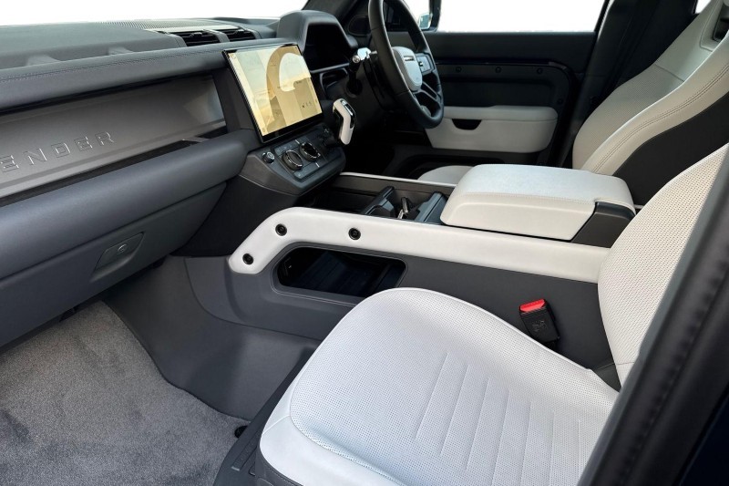  LAND ROVER DEFENDER 4.4 P635 Octa 110 5dr Auto 5116180