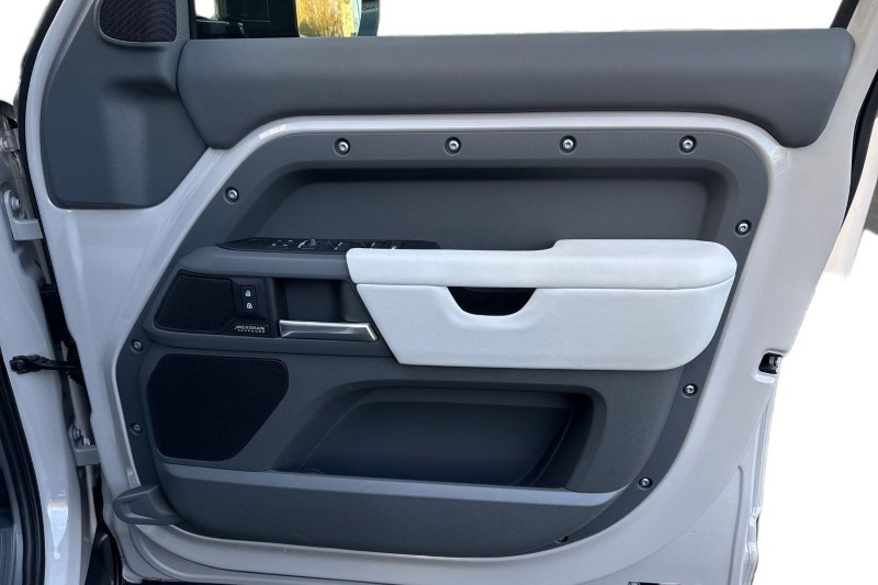  LAND ROVER DEFENDER 3.0 D350 X-Dynamic HSE 110 5dr Auto 5115708