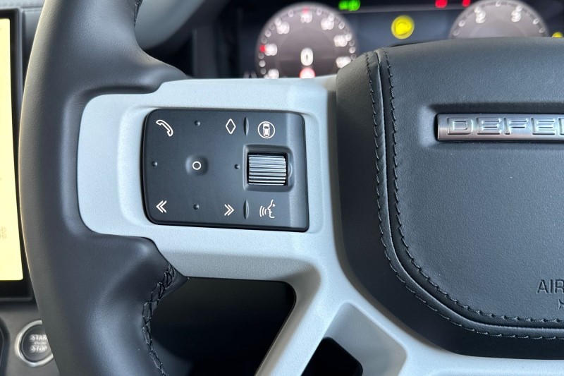  LAND ROVER DEFENDER 3.0 D350 X-Dynamic HSE 110 5dr Auto 5115714