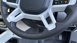 LAND ROVER DEFENDER 3.0 D350 X-Dynamic HSE 110 5dr Auto 5115713