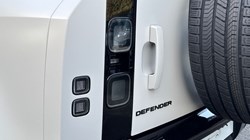 LAND ROVER DEFENDER 3.0 D350 X-Dynamic HSE 110 5dr Auto 5115704