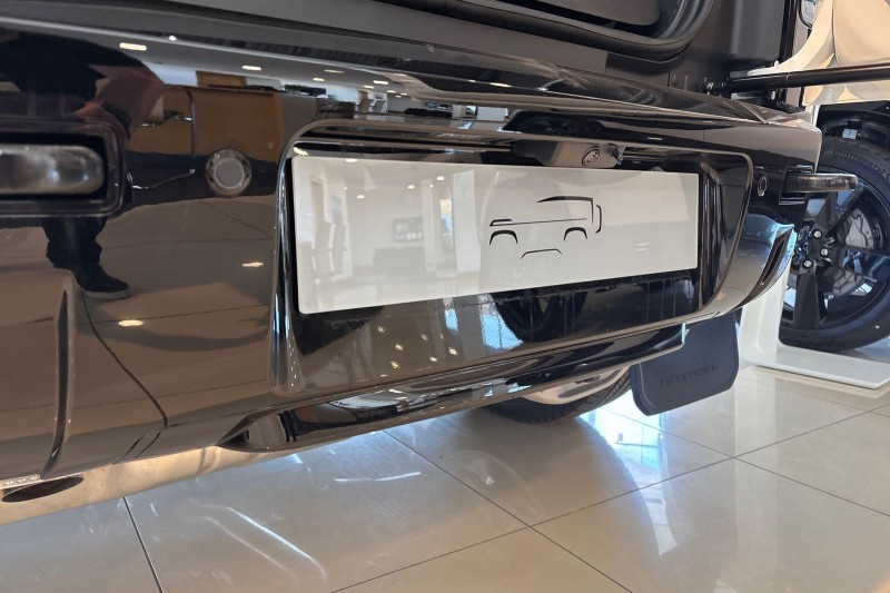  LAND ROVER DEFENDER 3.0 D250 X-Dynamic SE 90 3dr Auto [6 Seat] 5261258