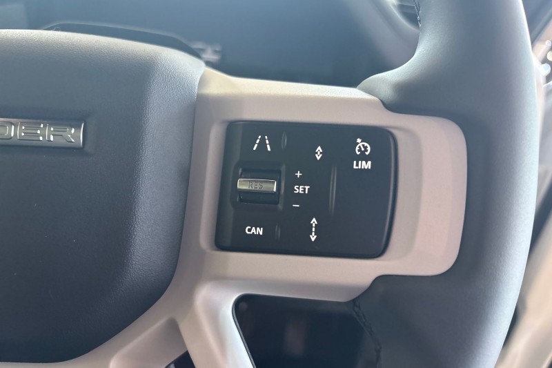  LAND ROVER DEFENDER 3.0 D250 X-Dynamic SE 90 3dr Auto [6 Seat] 5261266