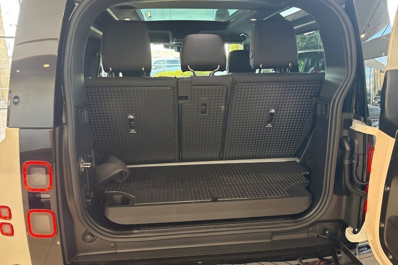  LAND ROVER DEFENDER 3.0 D250 X-Dynamic SE 90 3dr Auto [6 Seat] 5261246