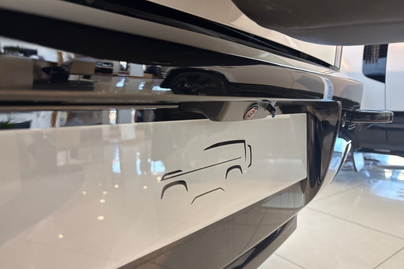  LAND ROVER DEFENDER 3.0 D250 X-Dynamic SE 90 3dr Auto [6 Seat] 5261281