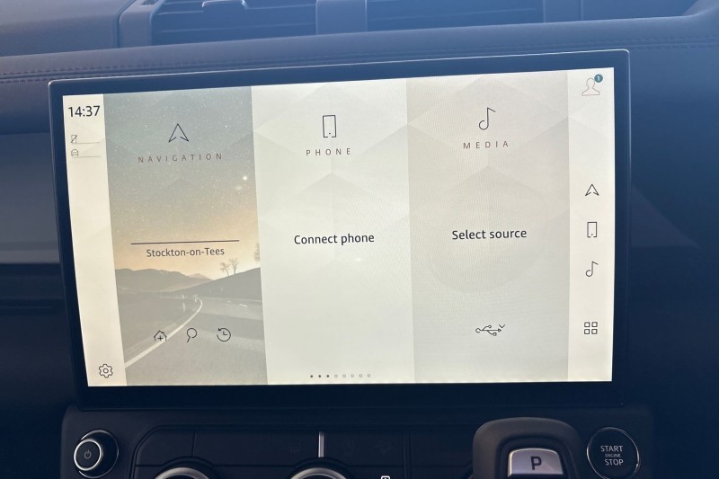  LAND ROVER DEFENDER 3.0 D250 X-Dynamic SE 90 3dr Auto [6 Seat] 5261269