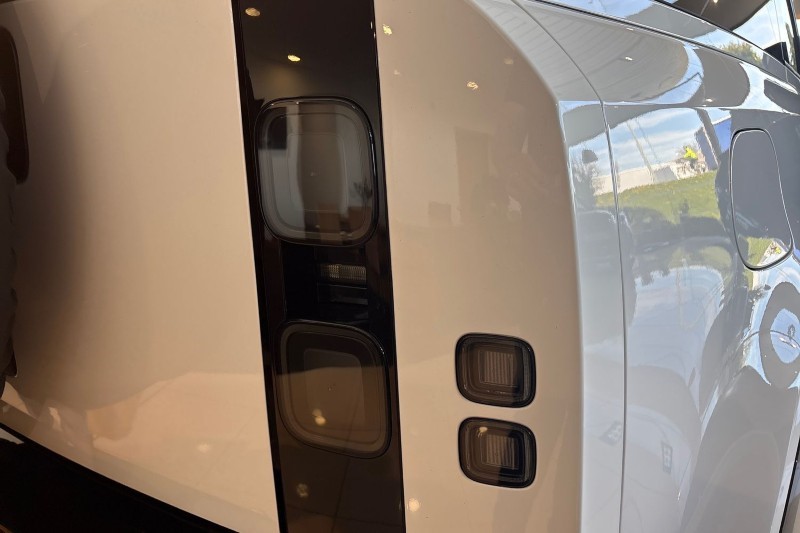  LAND ROVER DEFENDER 3.0 D250 X-Dynamic SE 90 3dr Auto [6 Seat] 5261255