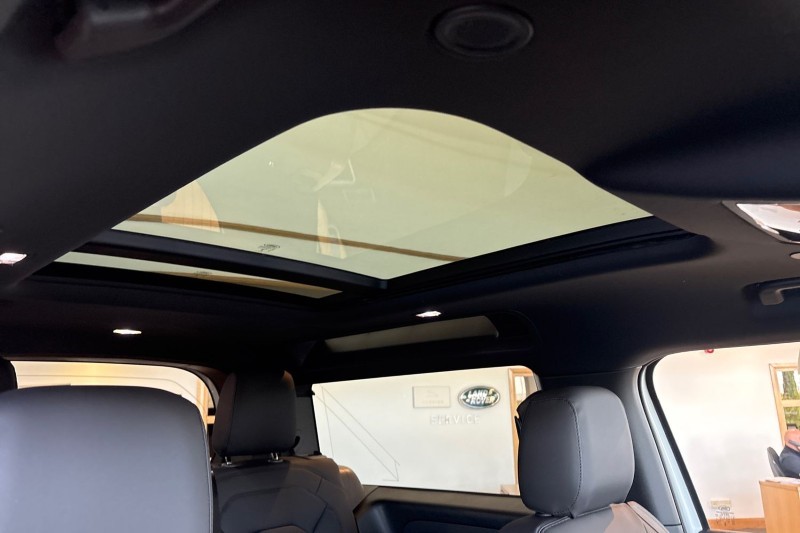  LAND ROVER DEFENDER 3.0 D250 X-Dynamic SE 90 3dr Auto [6 Seat] 5261257