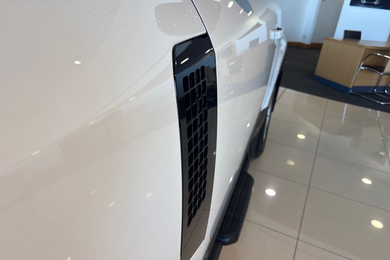  LAND ROVER DEFENDER 3.0 D250 X-Dynamic SE 90 3dr Auto [6 Seat] 5261256