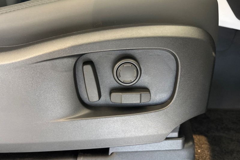  LAND ROVER DEFENDER 3.0 D250 X-Dynamic SE 90 3dr Auto [6 Seat] 5261261