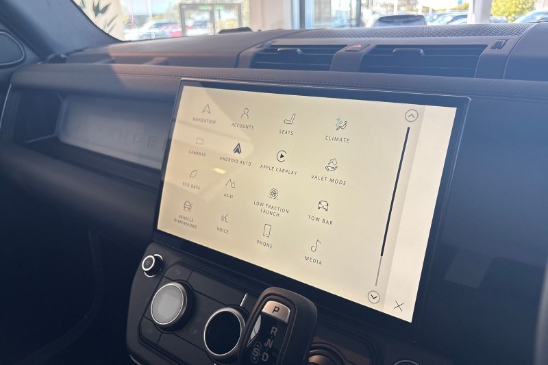  LAND ROVER DEFENDER 3.0 D250 X-Dynamic SE 90 3dr Auto [6 Seat] 5261276