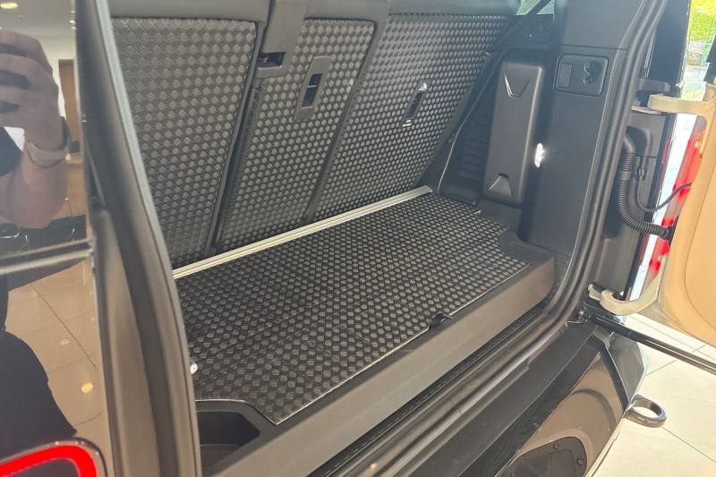  LAND ROVER DEFENDER 3.0 D250 X-Dynamic SE 90 3dr Auto [6 Seat] 5261279