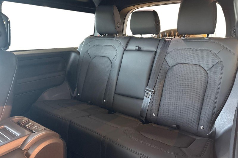  LAND ROVER DEFENDER 3.0 D250 X-Dynamic SE 90 3dr Auto [6 Seat] 5261240