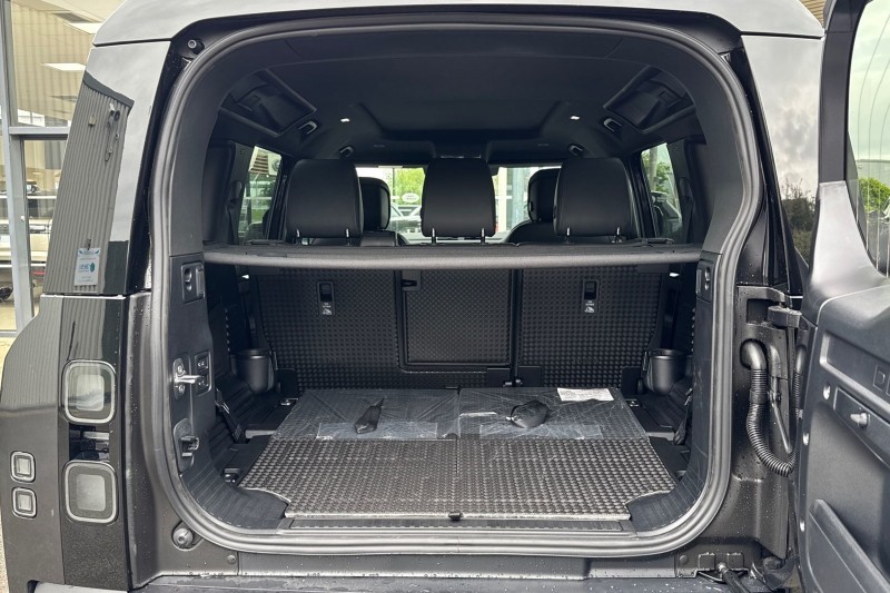  LAND ROVER DEFENDER 3.0 D350 X-Dynamic HSE 110 5dr Auto [7 Seat] 5430611