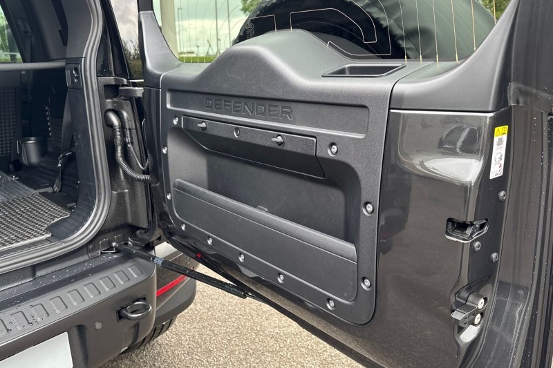  LAND ROVER DEFENDER 3.0 D350 X-Dynamic HSE 110 5dr Auto [7 Seat] 5430644