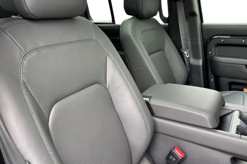  LAND ROVER DEFENDER 3.0 D350 X-Dynamic HSE 110 5dr Auto [7 Seat] 5430628