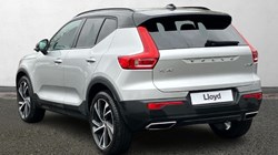 2019 (19) VOLVO XC40 2.0 D3 R DESIGN Pro 5dr AWD Geartronic 3047635