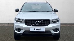 2019 (19) VOLVO XC40 2.0 D3 R DESIGN Pro 5dr AWD Geartronic 3047640