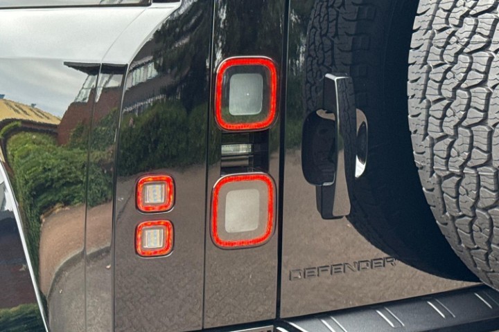  LAND ROVER DEFENDER 4.4 P635 Octa Black 110 5dr Auto 5866850