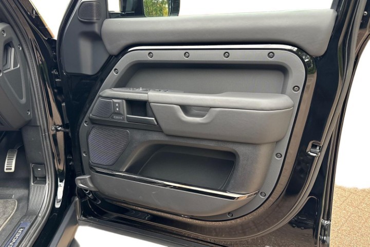  LAND ROVER DEFENDER 4.4 P635 Octa Black 110 5dr Auto 5866854