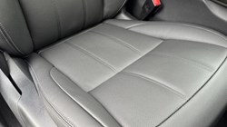 LAND ROVER RANGE ROVER EVOQUE 2.0 D200 Hoxton Edition 5dr Auto 5865375
