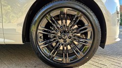 LAND ROVER RANGE ROVER SPORT 3.0 D300 Dynamic SE 5dr Auto 5972598