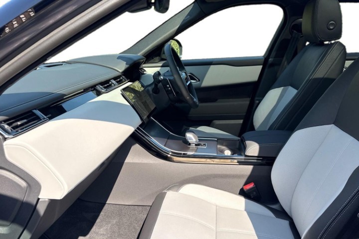  LAND ROVER RANGE ROVER VELAR 3.0 D300 MHEV Belgravia Edition Satin 5dr Auto 5634924