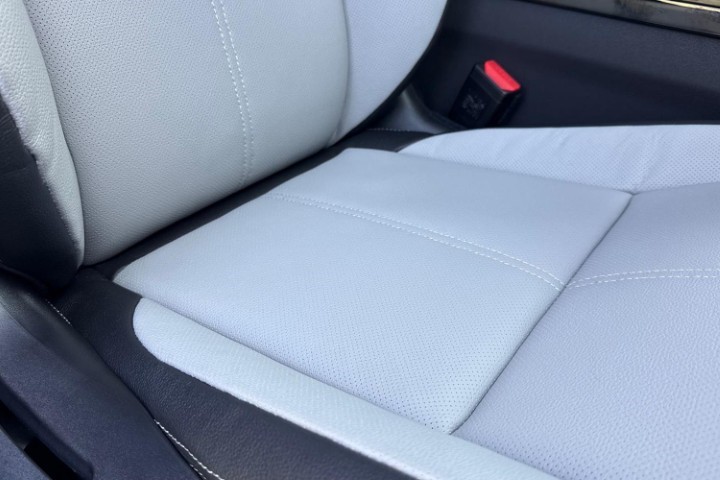  LAND ROVER RANGE ROVER VELAR 3.0 D300 MHEV Belgravia Edition Satin 5dr Auto 5634946