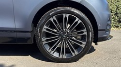 LAND ROVER RANGE ROVER VELAR 3.0 D300 MHEV Belgravia Edition Satin 5dr Auto 5634929