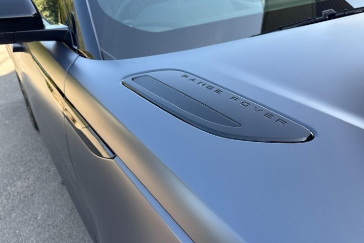  LAND ROVER RANGE ROVER VELAR 3.0 D300 MHEV Belgravia Edition Satin 5dr Auto 5634941