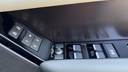 LAND ROVER RANGE ROVER VELAR 3.0 D300 MHEV Belgravia Edition Satin 5dr Auto 5634944