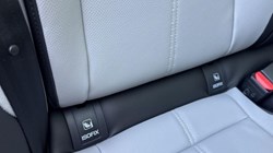 LAND ROVER RANGE ROVER VELAR 3.0 D300 MHEV Belgravia Edition Satin 5dr Auto 5634960