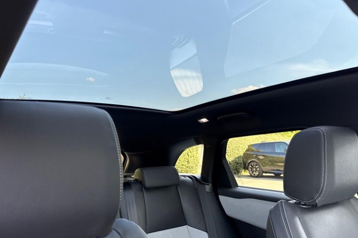  LAND ROVER RANGE ROVER VELAR 3.0 D300 MHEV Belgravia Edition Satin 5dr Auto 5634942