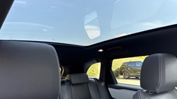 LAND ROVER RANGE ROVER VELAR 3.0 D300 MHEV Belgravia Edition Satin 5dr Auto 5634942