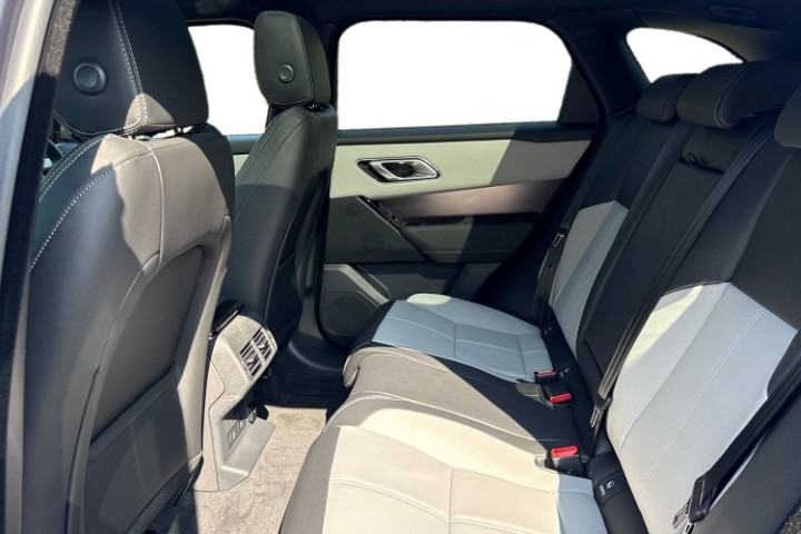  LAND ROVER RANGE ROVER VELAR 3.0 D300 MHEV Belgravia Edition Satin 5dr Auto 5634925
