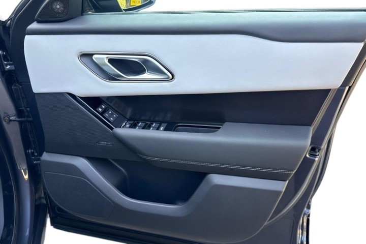  LAND ROVER RANGE ROVER VELAR 3.0 D300 MHEV Belgravia Edition Satin 5dr Auto 5634943